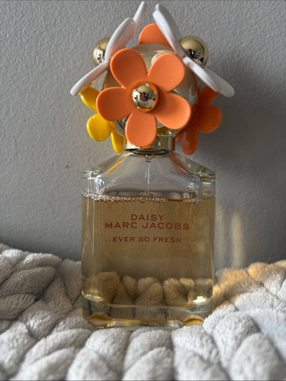 Marc Jacobs Daisy Ever So Fresh - Orange, Yellow & White Floral Cap 75ml bottle